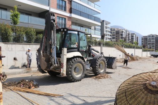 ATATÜRK MAHALLESİ SOKAKLARI KARGI ATIKLARINDAN KURTULDU
