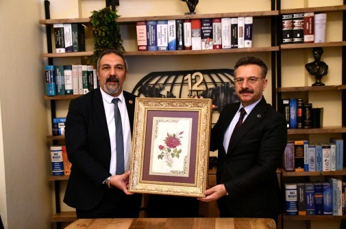 AYDIN VALİSİ HÜSEYİN AKSOY’DAN SÖKE BELEDİYESİ PROF. DR. İLBER ORTAYLI KİTABEVİ’Nİ ZİYARET ETTİ