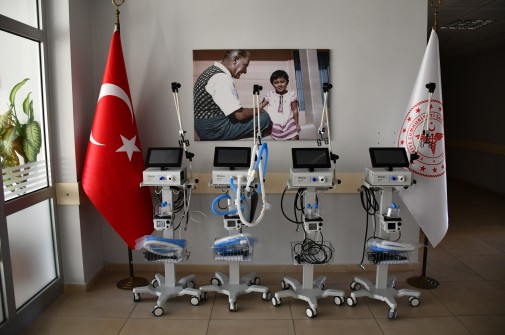 Söke Belediyesi’nden Devlet Hastanesine 4 Solunum Cihazı