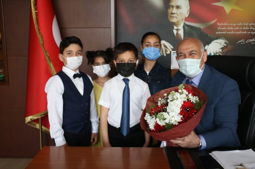 SÖKE’NİN SEMBOLİK BELEDİYE BAŞKANI KOLTUĞA OTURDU