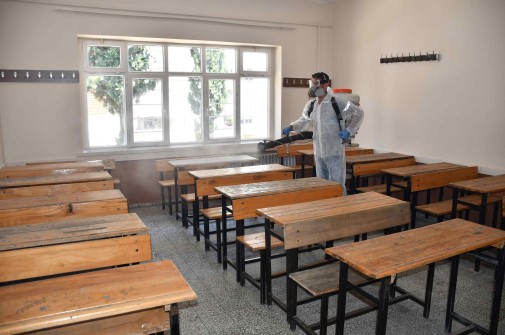 Söke Belediyesi YKS Öncesi Tüm Okulları İlaçladı