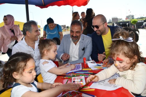 ÇOCUKLAR SÖKE BELEDİYESİ’NİN ŞENLİĞİNDE DOYASIYA EĞLENDİ