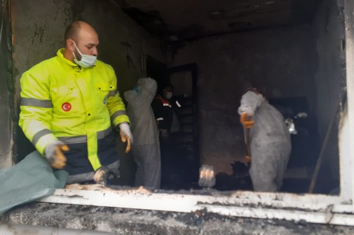 Söke Belediyesi, Yangın Mağduru Aileyi Yalnız Bırakmadı