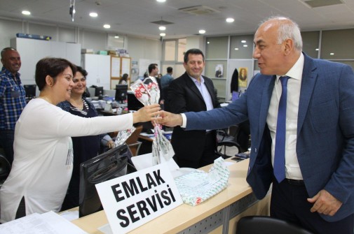 Başkan Tuncel Anneler Günü'nü Unutmadı