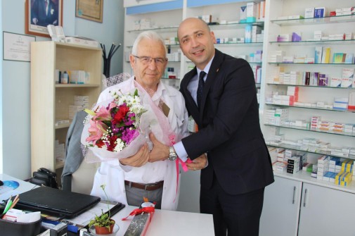 Söke Belediyesi Eczacıları Unutmadı